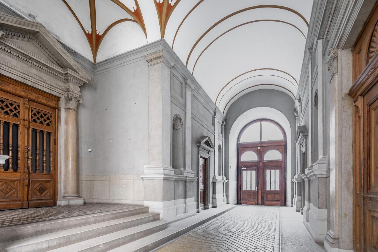 Luxurious Apartment 2Min Walk To Basilica Будапеща Екстериор снимка